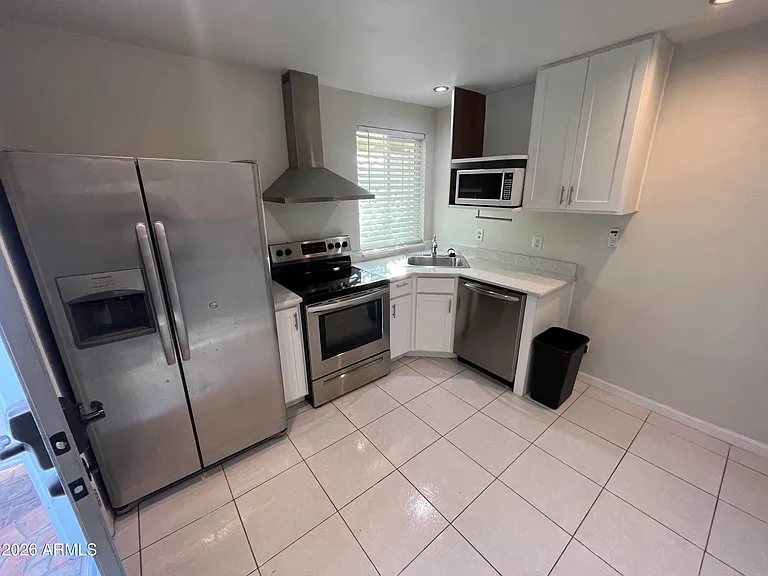 4112 W Hearn Rd — Photo 4