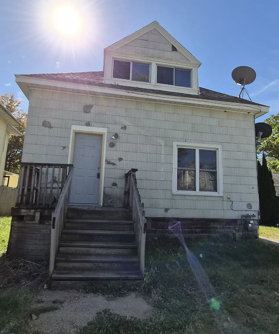 3 bed, 1494 sqft, $1,000 — Photo 1
