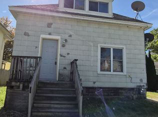 527 Center St, Waterloo, IA 50703