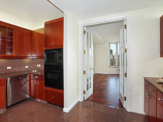 Sold by Sotheby's International Realty | media 3