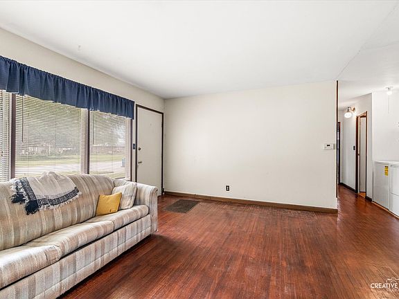 4th image of 825 Foran Ln