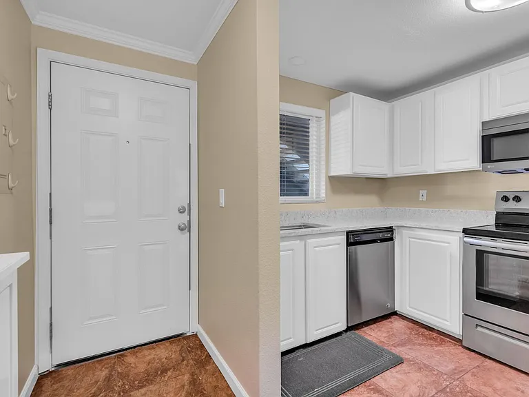 11102 NE 125th Ln #K136 — Photo 10