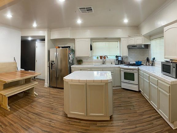 3rd image of 2218 C St