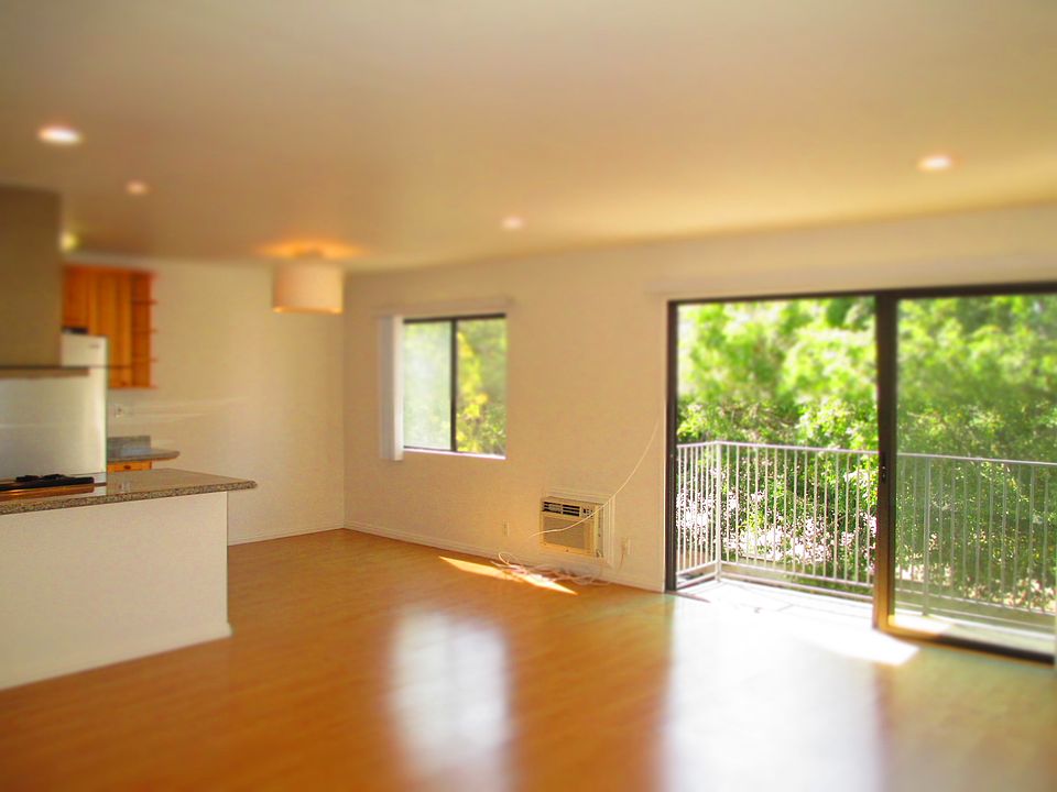 1st image of 1930 N Vermont Ave APT 202