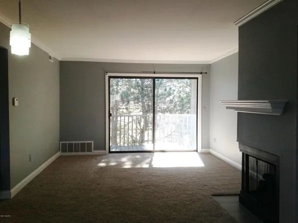 3288 Devonwood Hls NE, Grand Rapids, MI 49525