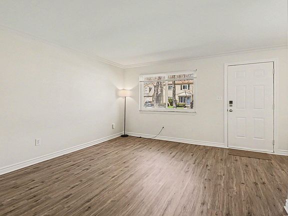 5th image of 2189 Ridgemont Rd