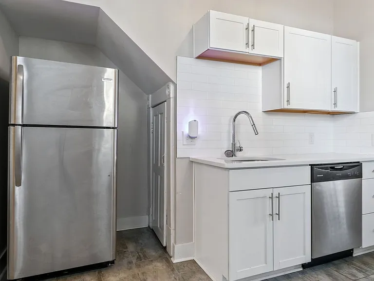 1312 Lincoln St — Photo 7