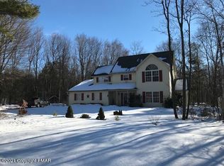 225 Saturn Dr, Effort, PA 18330