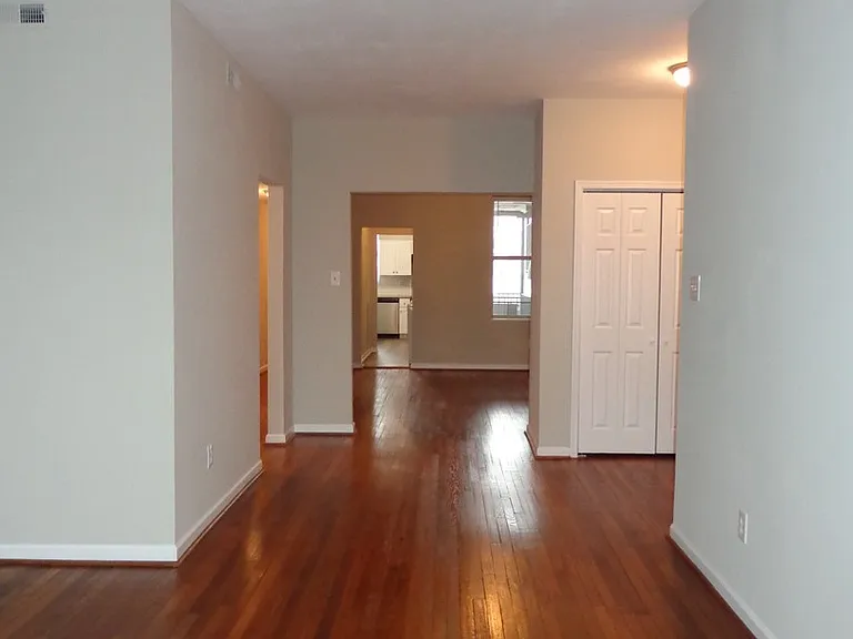 625 W Princess Anne Rd — Photo 9