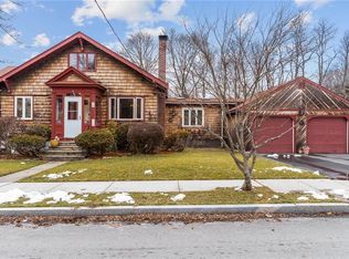 26 Dyer St, Warren, RI 02885