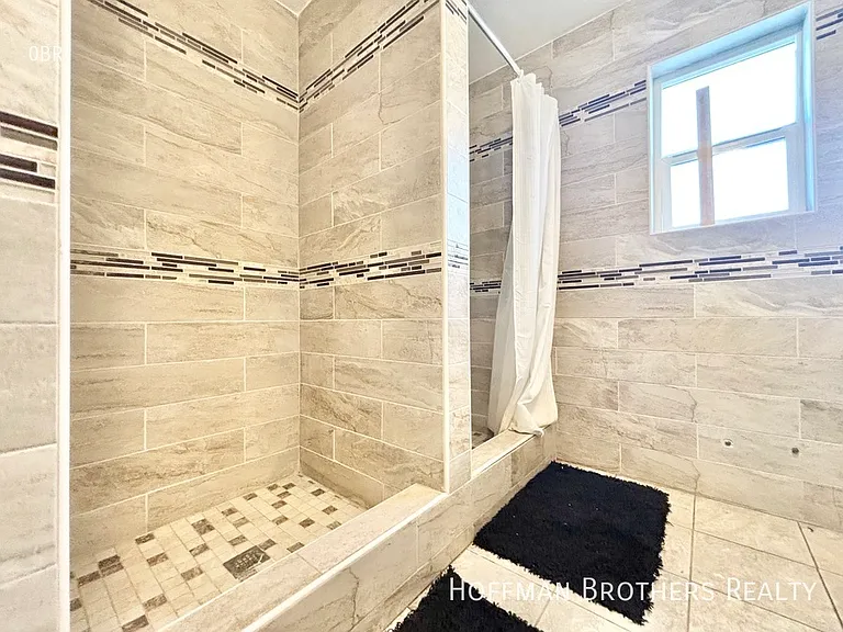 2422 Venice Blvd #5 — Photo 9