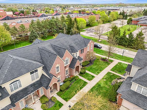2nd image of 45599 Graystone Ln