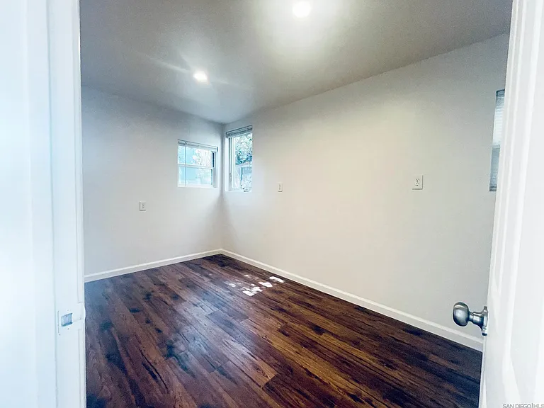 1523 31st St — Photo 5