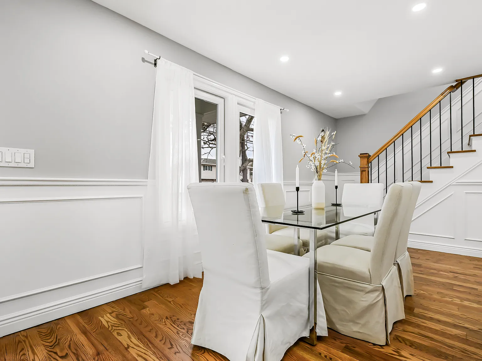 4 bed, 5663 sqft, $5,400 — Photo 1