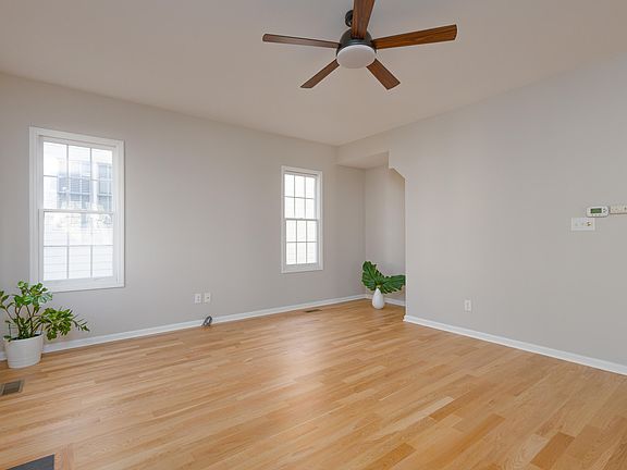 5th image of 115 Chancellors Ridge Dr