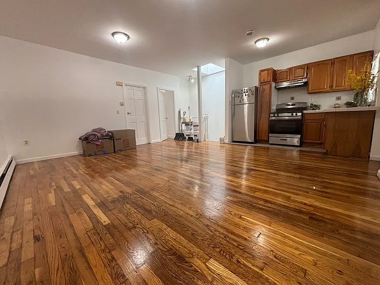 302 Nichols Ave #2 — Photo 1