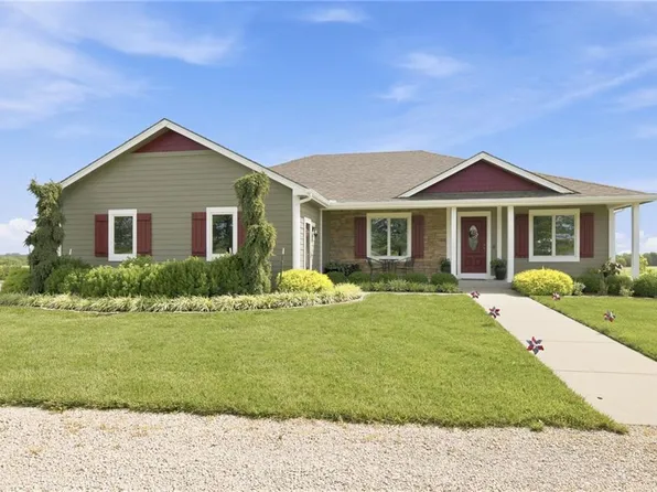 556 N 775th Rd, Lawrence, KS 66047