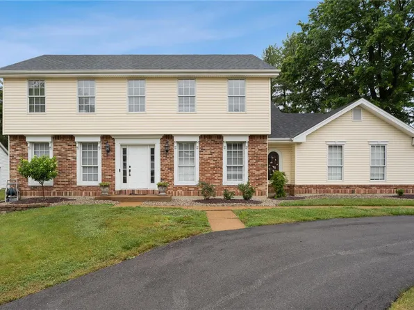 2112 Bow Tree Ct, Chesterfield, MO 63005