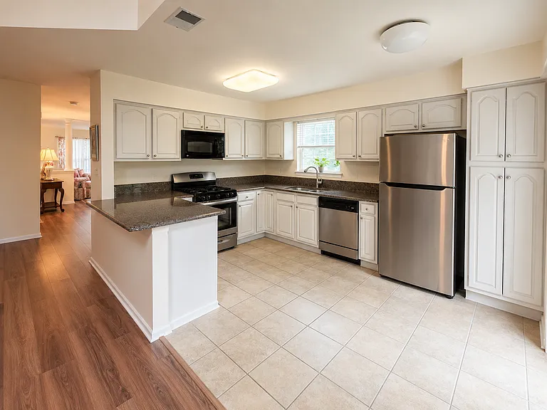 1501 Stech Dr — Photo 11