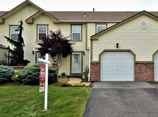 1430 Yorktowne Dr, Lawrence, PA 15055