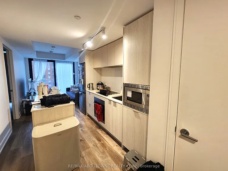 1 Jarvis St #902 — Photo 6