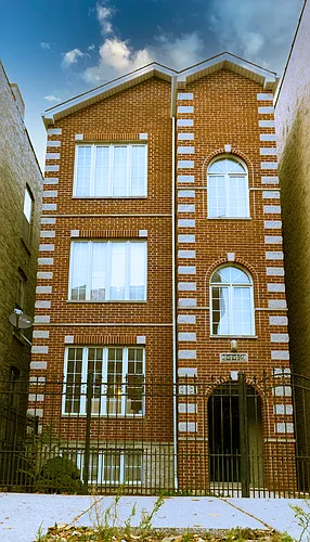 1442 W Chestnut St #1 Photo 1