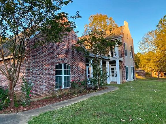 Exterior Front closeup