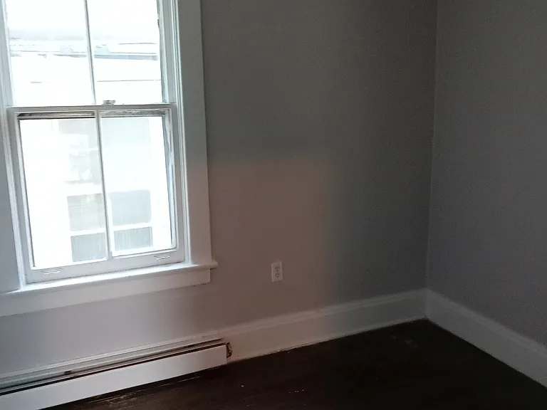 415 7th Ave #2 — Photo 4