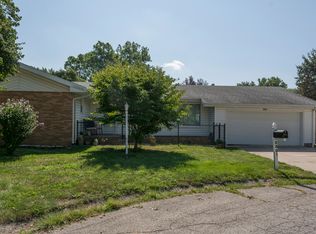 2801 Blair Dr, Champaign, IL 61821