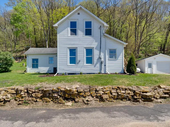 307 Upper Walnut STREET, Genoa, WI 54632