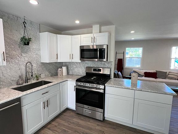 4th image of 3076 Los Robles Rd #A