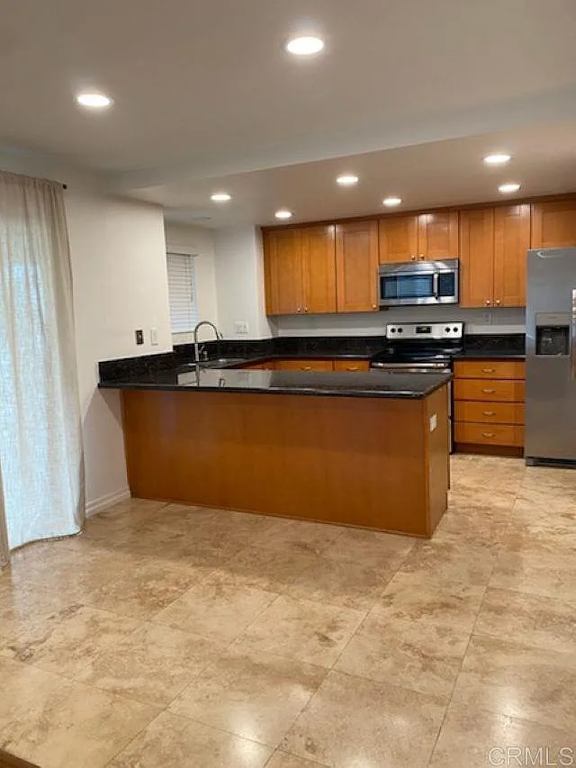 2 bed, 1208 sqft, $4,400 — Photo 1