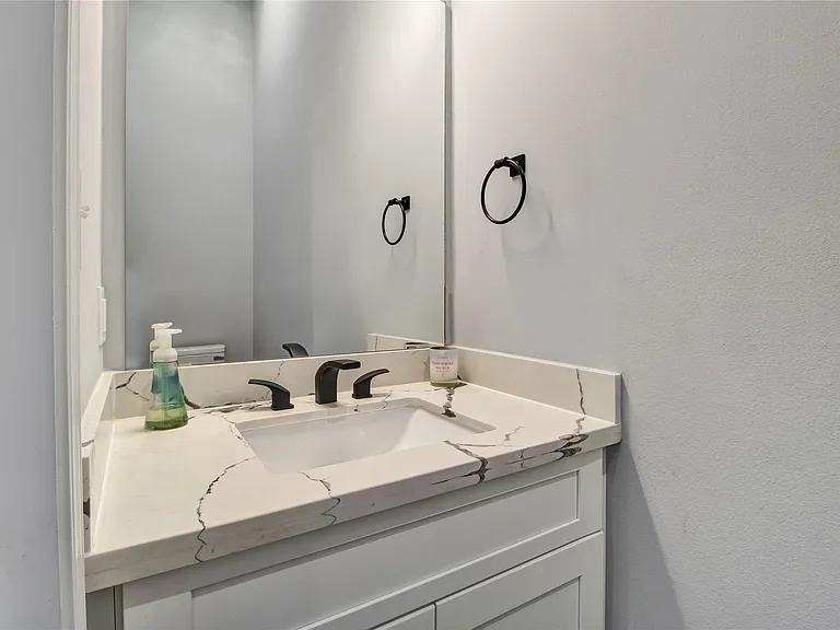 811 Paul Quinn St — Photo 26