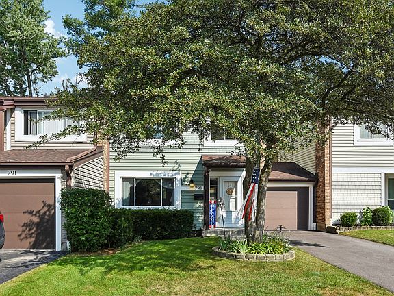2nd image of 793 Lakeside Circle Dr