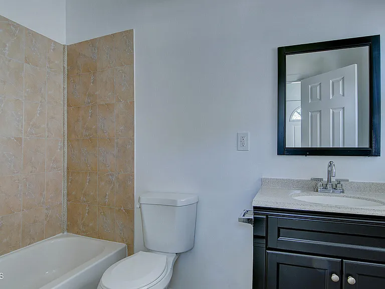 19 Bayview Ave #B — Photo 17