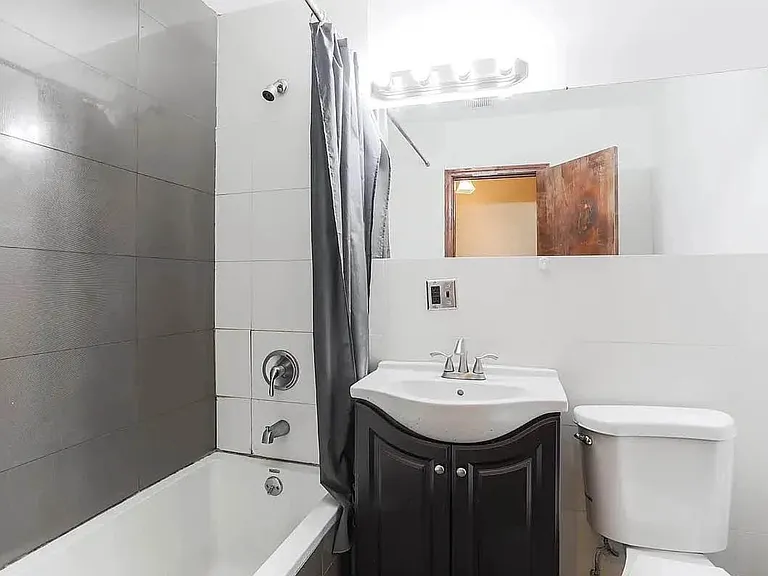 71 Grand Ave #2R — Photo 8