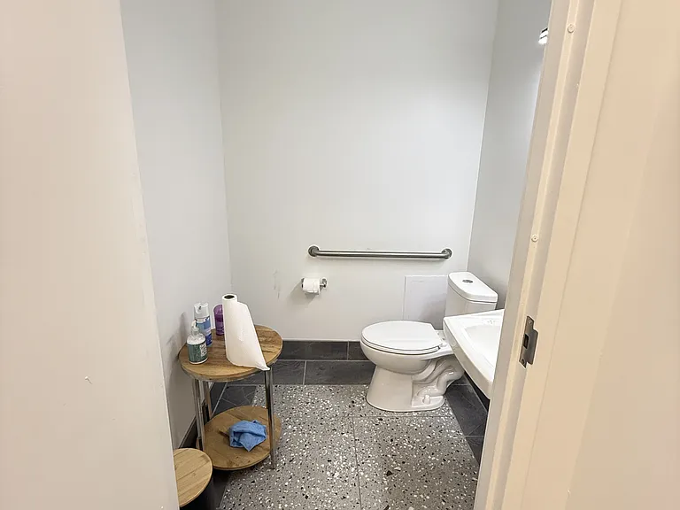 2101 Main St E — Photo 10