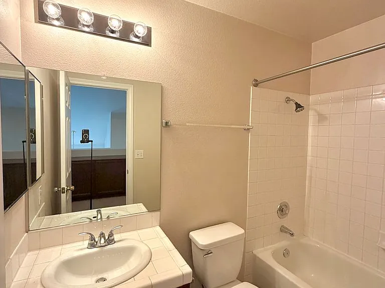 8346 Fame Ave — Photo 22