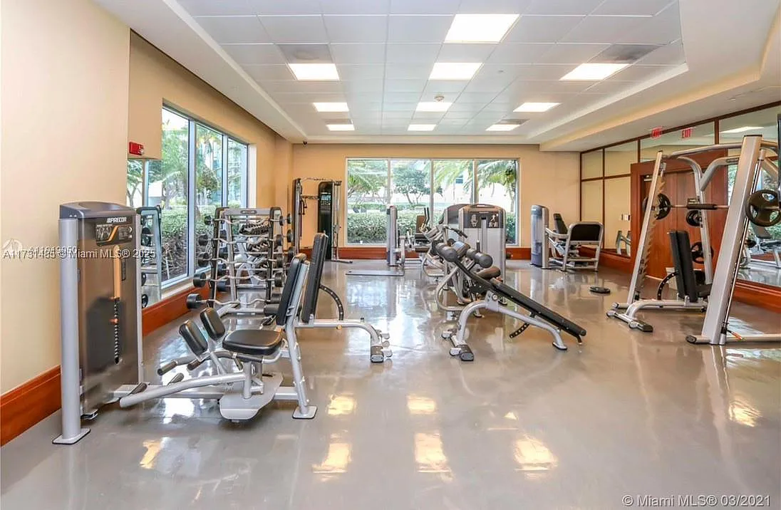 1 bed, 945 sqft, $3,100 — Photo 4