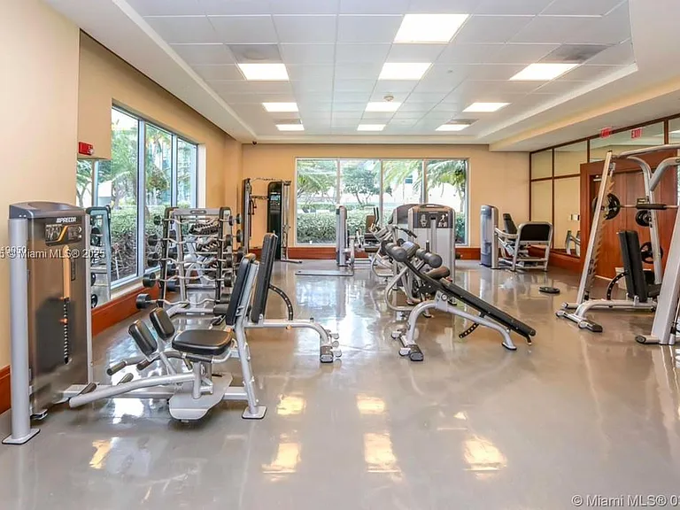 1050 Brickell Ave #6 — Photo 4
