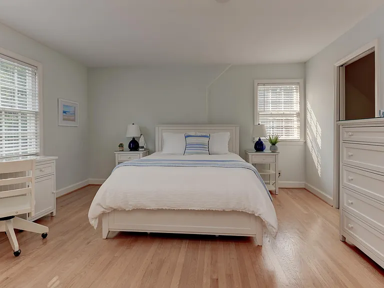 1723 Oakcrest Dr — Photo 12