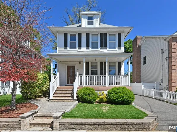 34 Gordon St, Ridgefield Park, NJ 07660