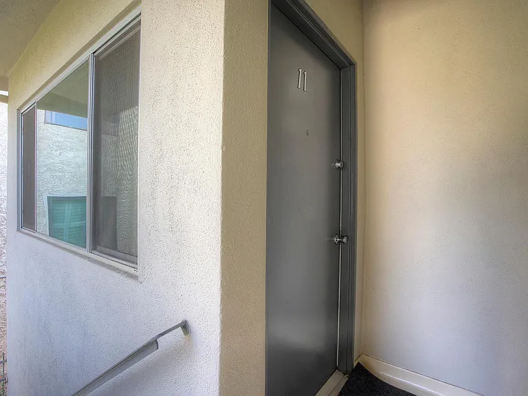 1661 Federal Ave #11 — Photo 6