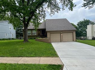 9207 Darnell St, Lenexa, KS 66215