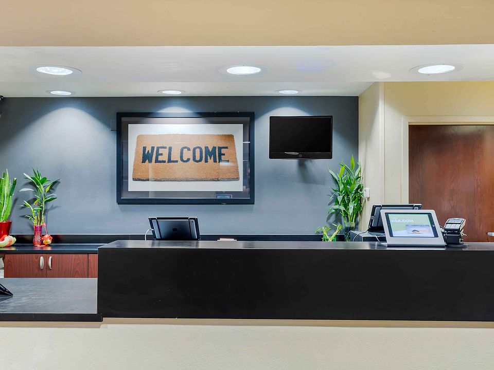 Lobby and Guest Check-in