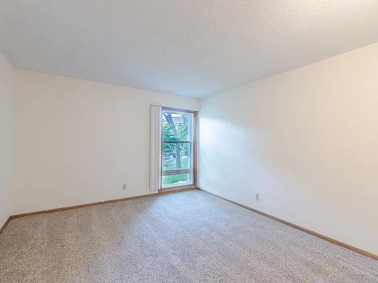 Wayzata Woods — Photo 47