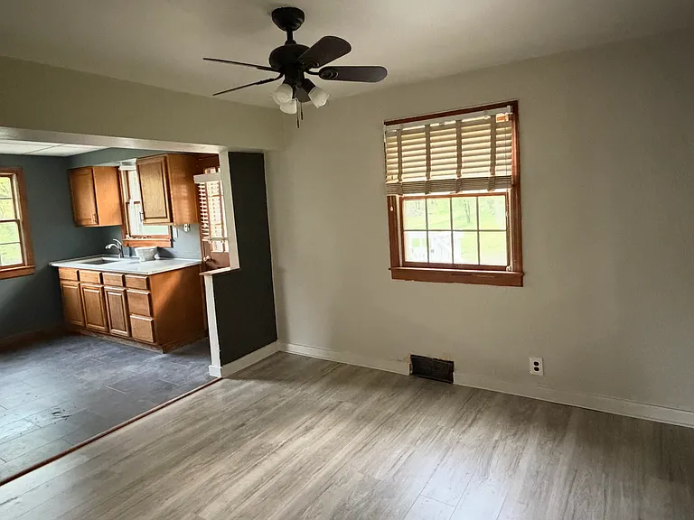 6625 Library Rd — Photo 14