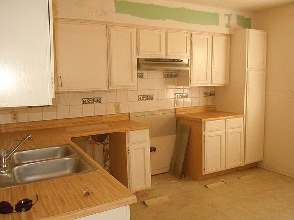 3rd image of 501 Avenue F