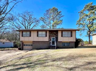 140 Greenridge Rd, Bessemer, AL 35023