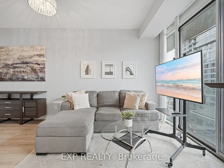 126 Simcoe St #1907 — Photo 12
